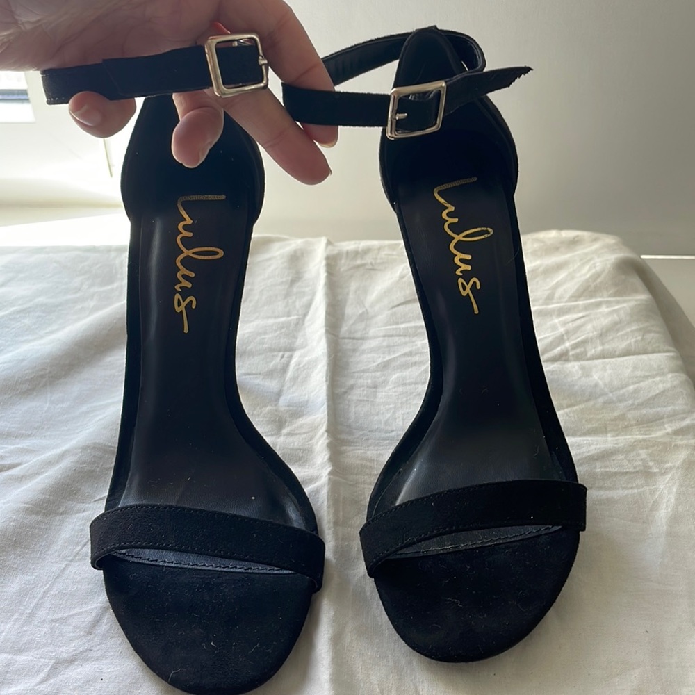 Lulu’s faux suede heels